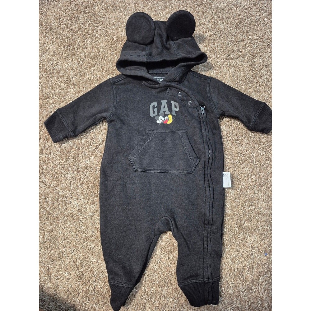 Baby gap X Disney bunting size 0-3 months